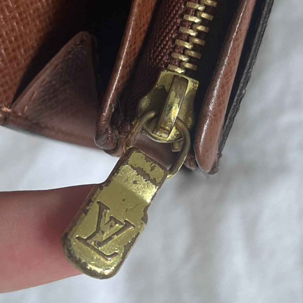 Authentic 2002 Louis Vuitton Monogram Wallet - Picture 6 of 13